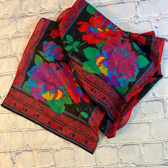 VINTAGE LIZ CLAIBORNE FLORAL POLYESTER MADE IN KOREA OBLONG SCARF - Picture 6 of 6